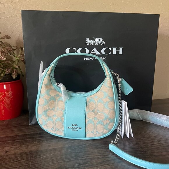 【COACH】Carmen Mini Crossbody Bag In Signature Canvas COACH® Outlet | Carmen Mini Crossbody In Signature Colorblock